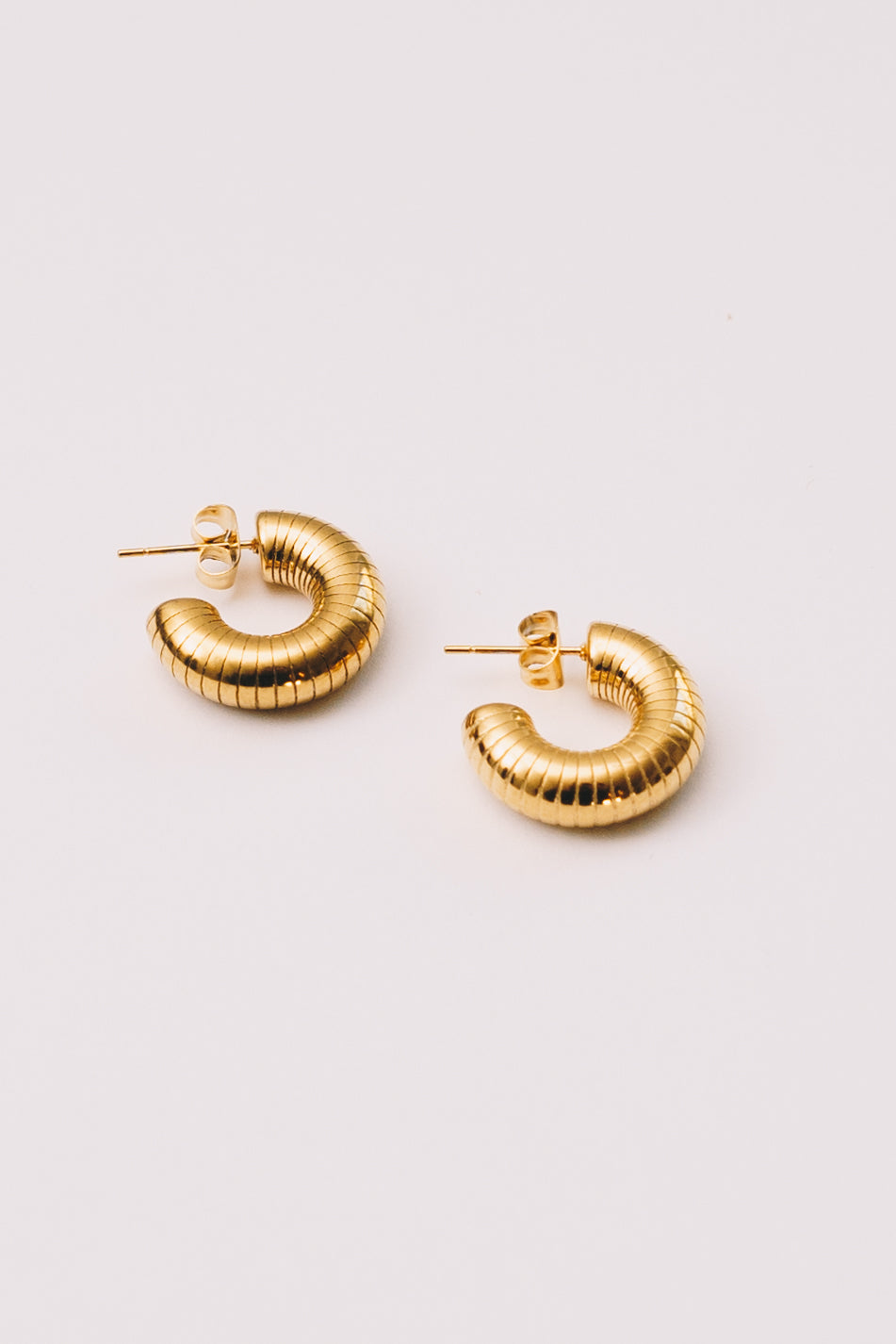 Cannelé Ribbed Hoop Earrings | 20mm Gold Plated Stainless Steel | Janna Conner