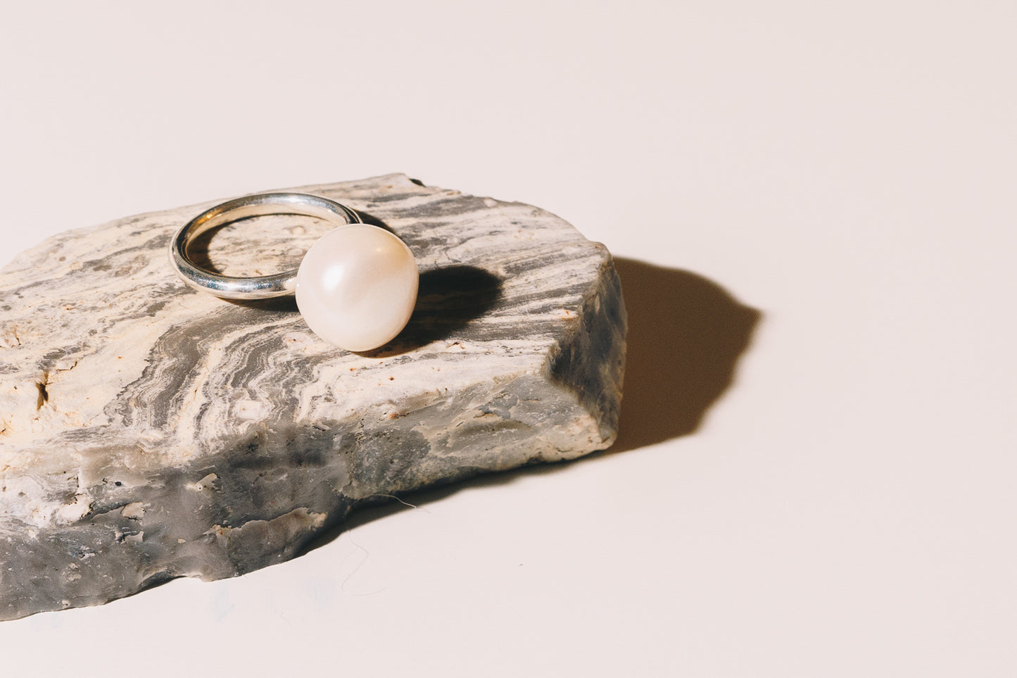 silver pearl ring