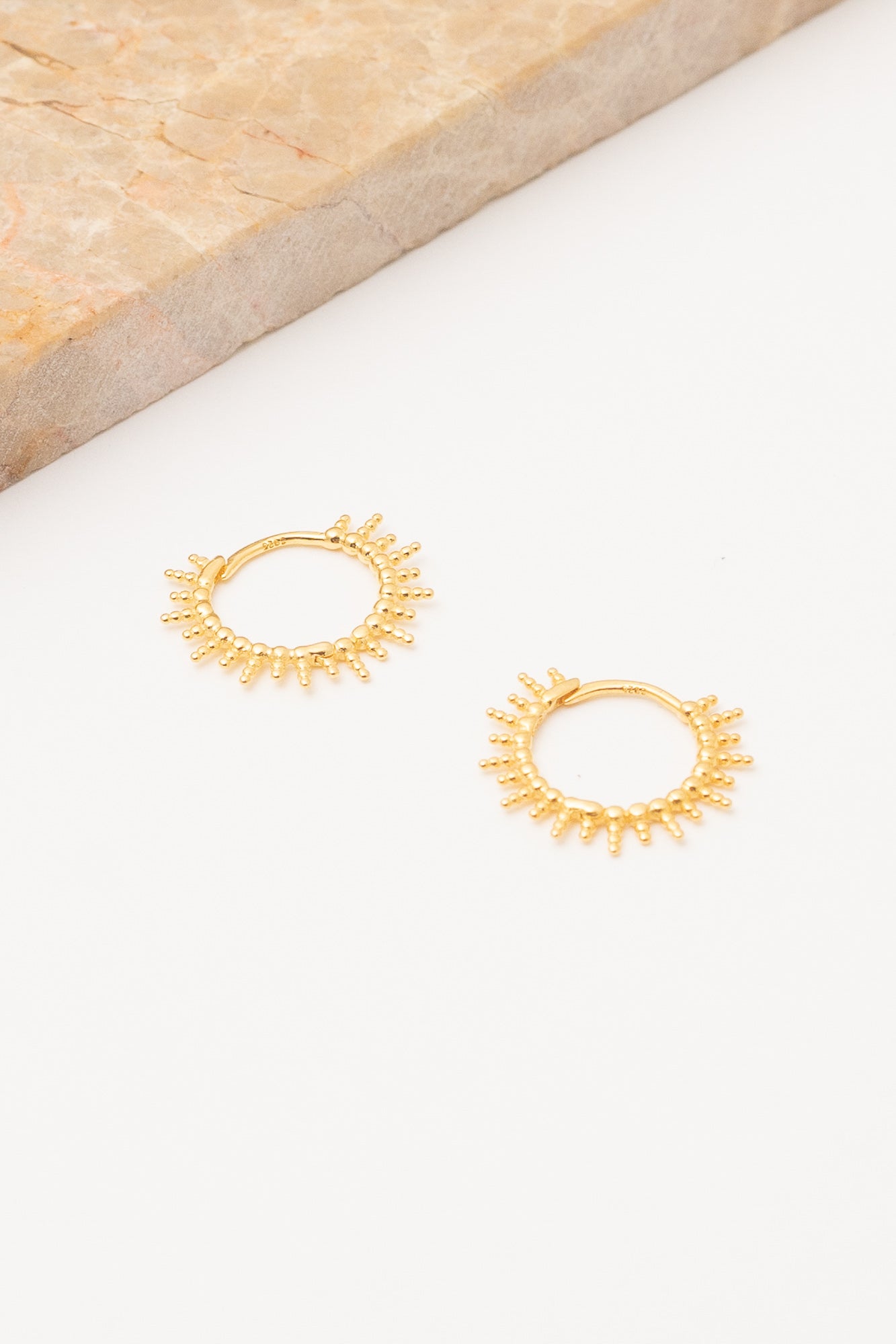 gold huggie hoop earrings 