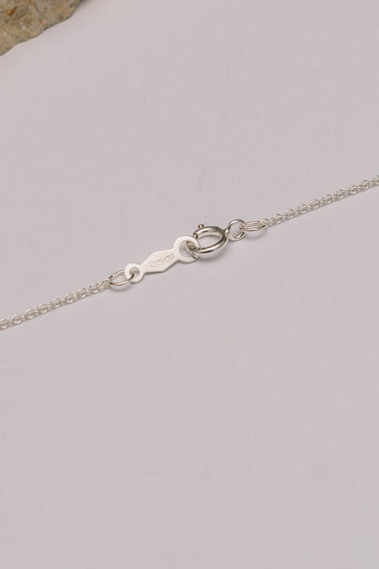 Petite Mama Script Necklace | 14k Gold