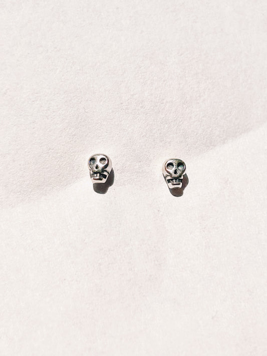 Squelette Tiny Skull Studs | .925 Silver