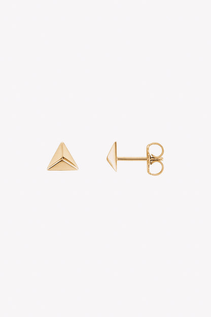 14k gold triangle pyramid stud earrings side view
