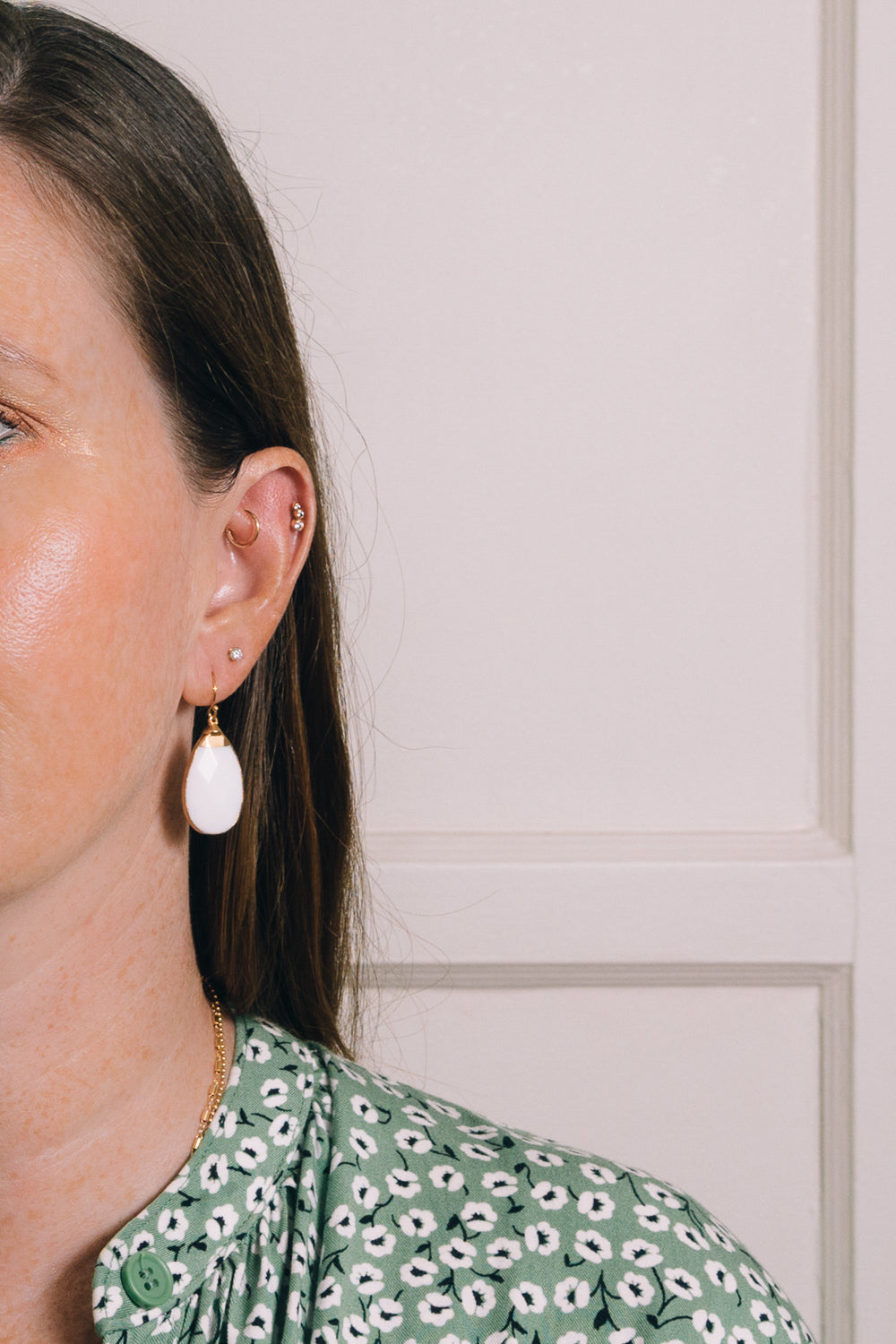 white agate teardrop earrings on model