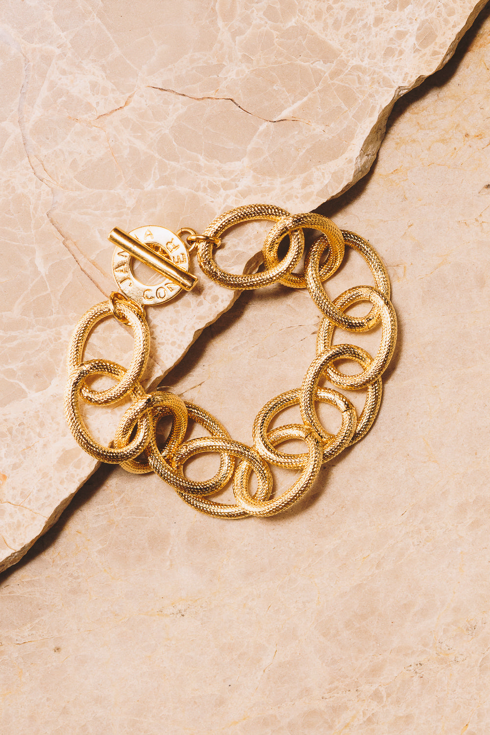 gold link chain bracelet