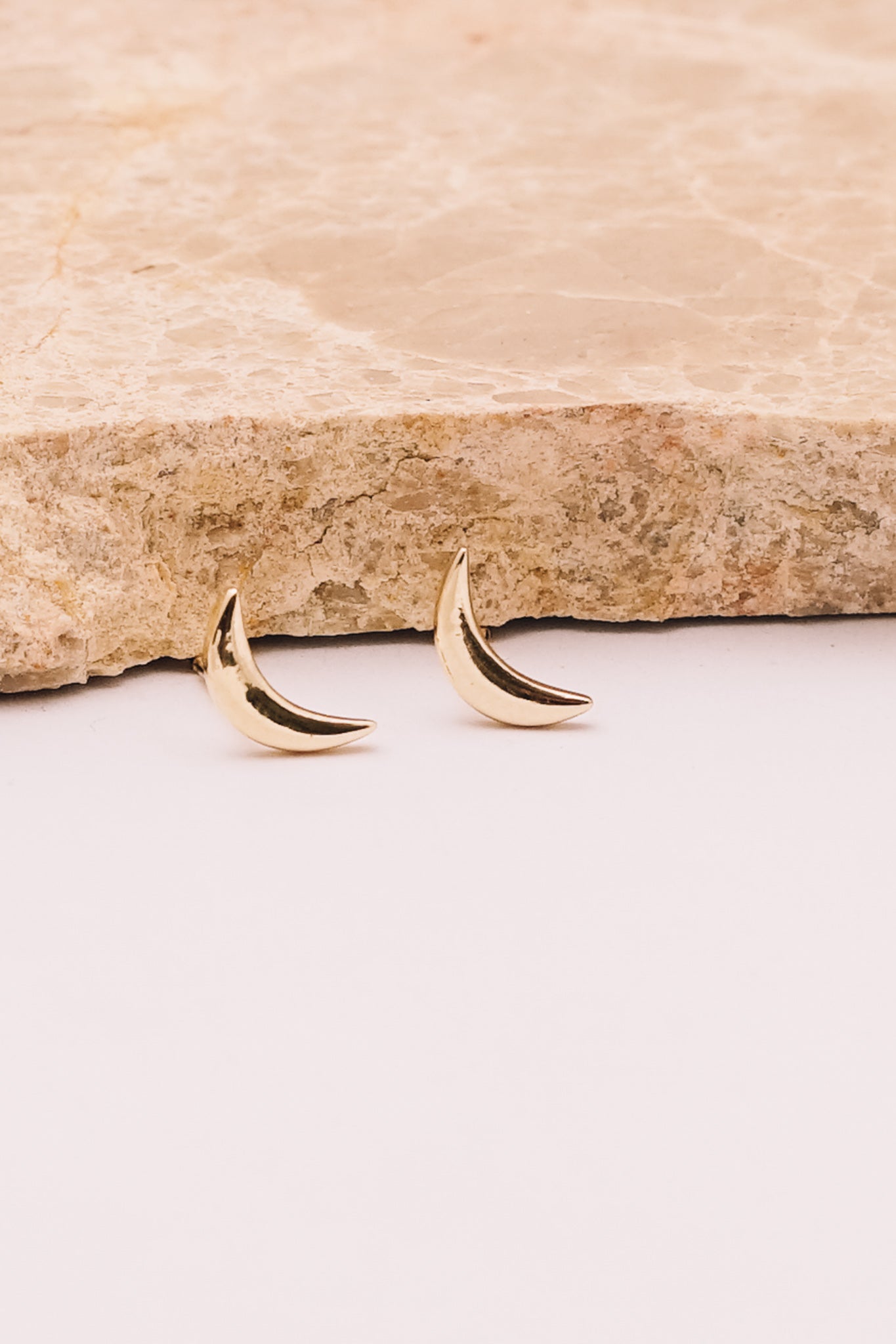 14k gold crescent moon stud earrings