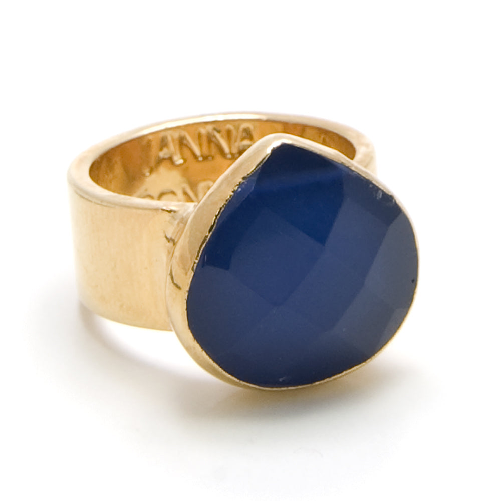 blue pear shaped stone on gold ring band