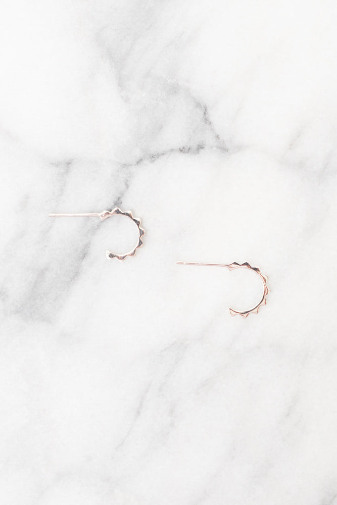 silver scallop hoop earrings